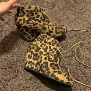 Leopard wedges